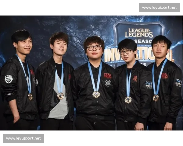 新王诞生!XXX战队勇夺洲际冠军,实力铸就巅峰!